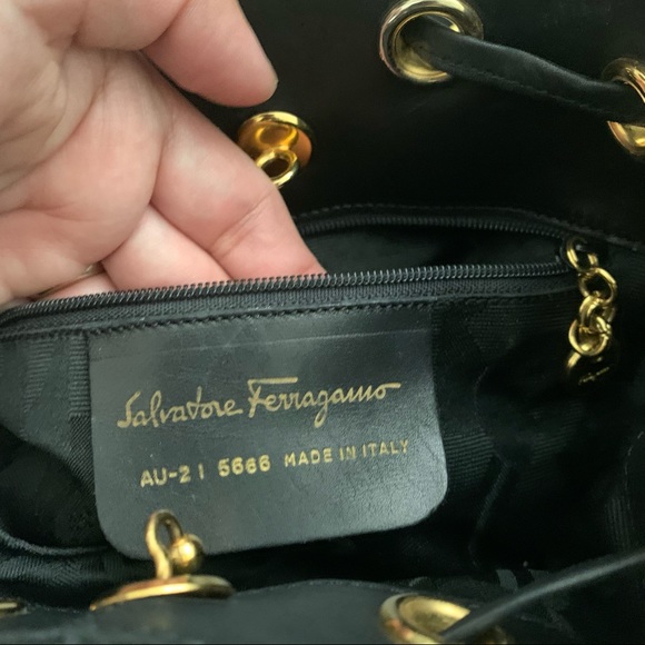 Salvatore Ferragamo drawstring bucket bag - Picture 10 of 15